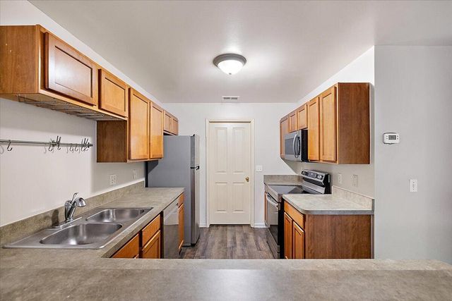 47855 Cardiff Avenue, Canton, MI 48188