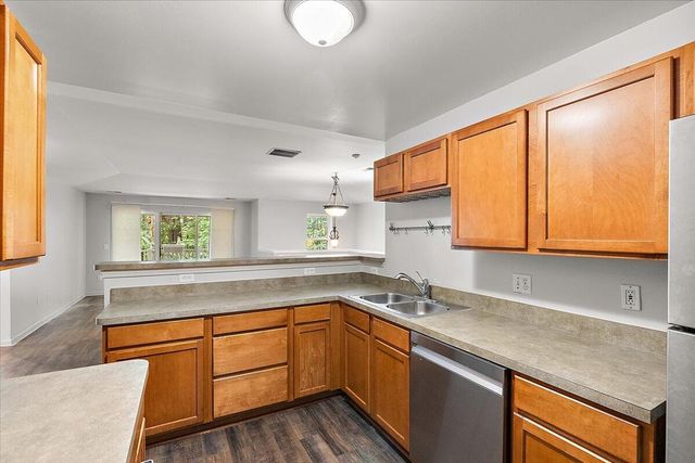 47855 Cardiff Avenue, Canton, MI 48188