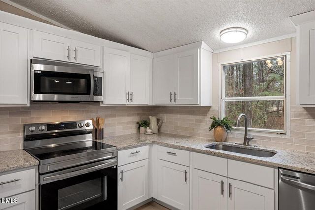 304 E Pope Avenue, Kenly, NC 27542