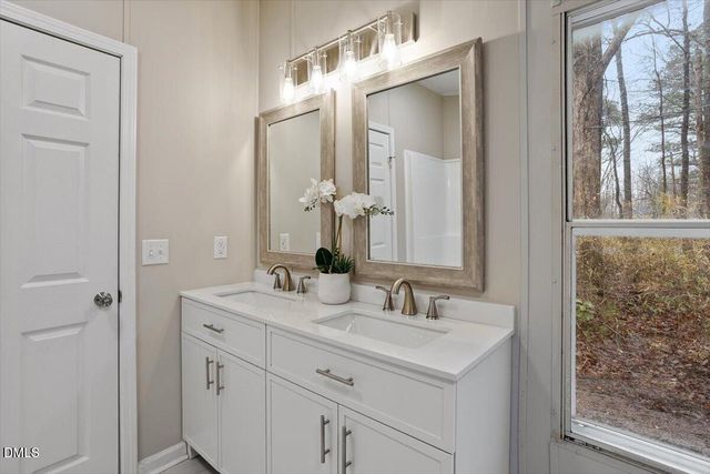 304 E Pope Avenue, Kenly, NC 27542