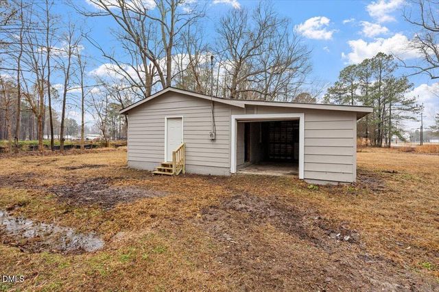 304 E Pope Avenue, Kenly, NC 27542