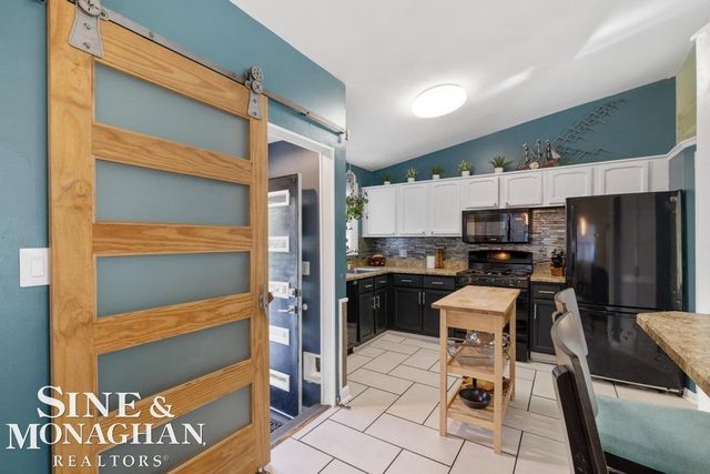 22425 Saint Joan St Street, St Clair Shores, MI 48080