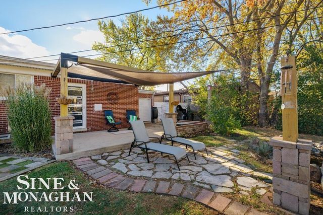 22425 Saint Joan St Street, St Clair Shores, MI 48080