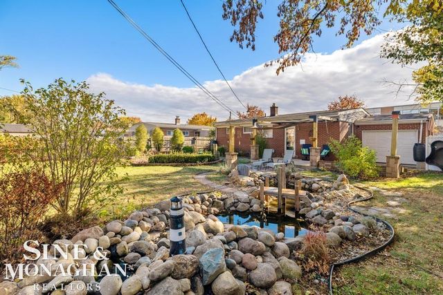 22425 Saint Joan St Street, St Clair Shores, MI 48080