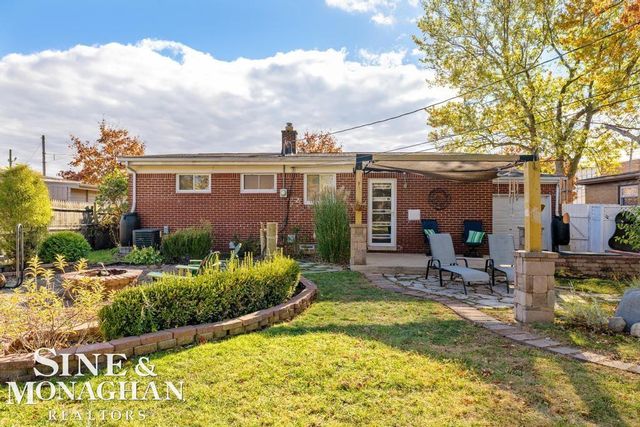 22425 Saint Joan St Street, St Clair Shores, MI 48080