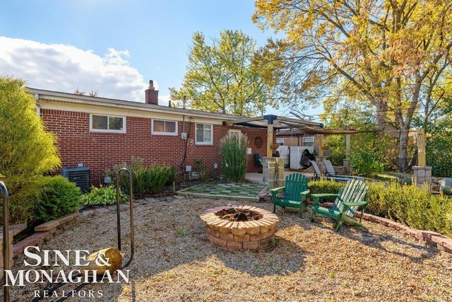 22425 Saint Joan St Street, St Clair Shores, MI 48080