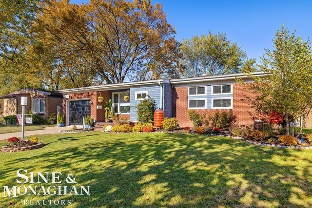 22425 Saint Joan St Street, St Clair Shores, MI 48080