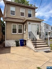 115 Chestnut Avenue, Irvington, NJ 07111
