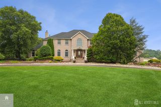 42 Indian Path, Monroe, NJ 08831