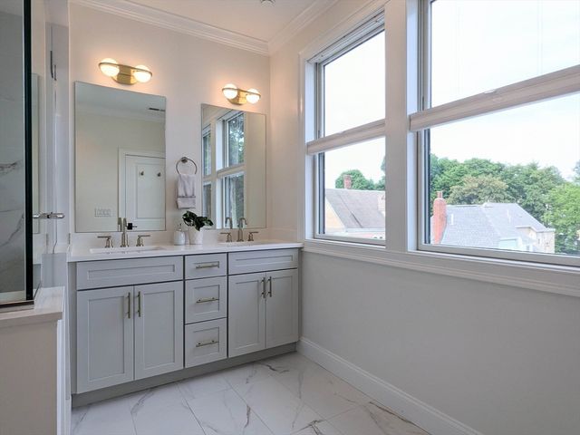 4281 Washington St 4C, Boston, MA 02131