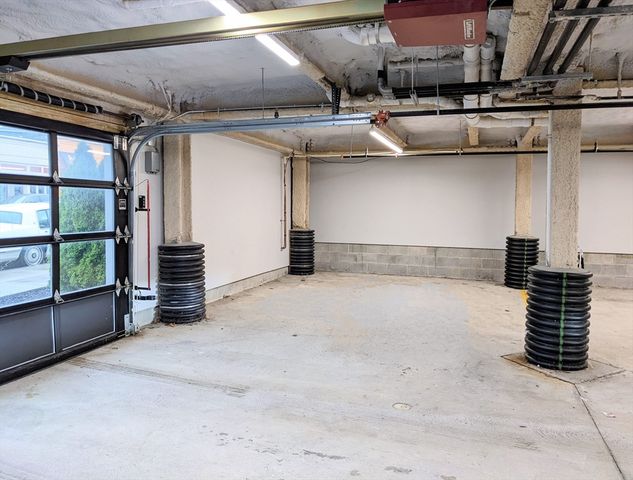 4281 Washington St 4C, Boston, MA 02131