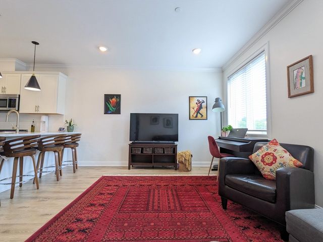 4281 Washington St 4C, Boston, MA 02131