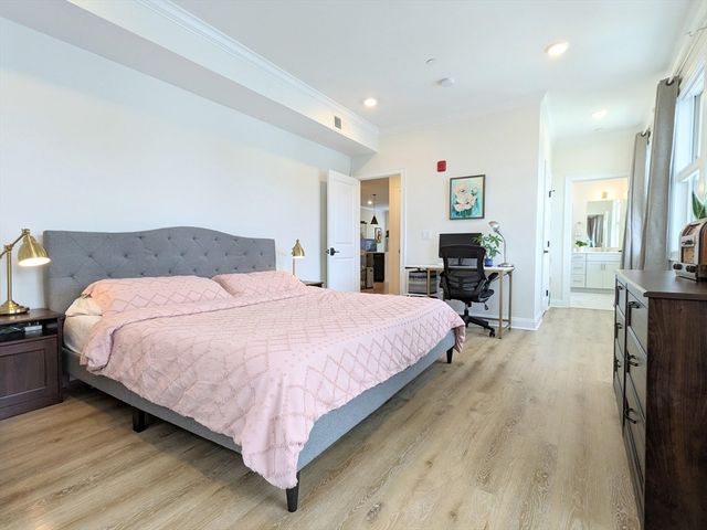 4281 Washington St 4C, Boston, MA 02131