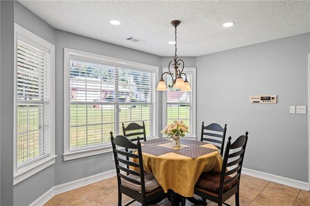 12189 Lauren Way, Fayetteville, GA 30215