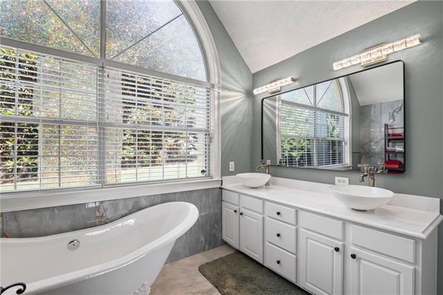 12189 Lauren Way, Fayetteville, GA 30215