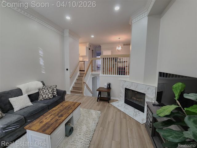 1341 S Washington Avenue, Royal Oak, MI 48067