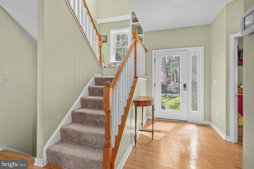 Image 14 of property listing at 90 PARK AVE, Edgewater, MD 21037