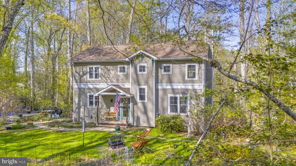 Image 2 of property listing at 90 PARK AVE, Edgewater, MD 21037