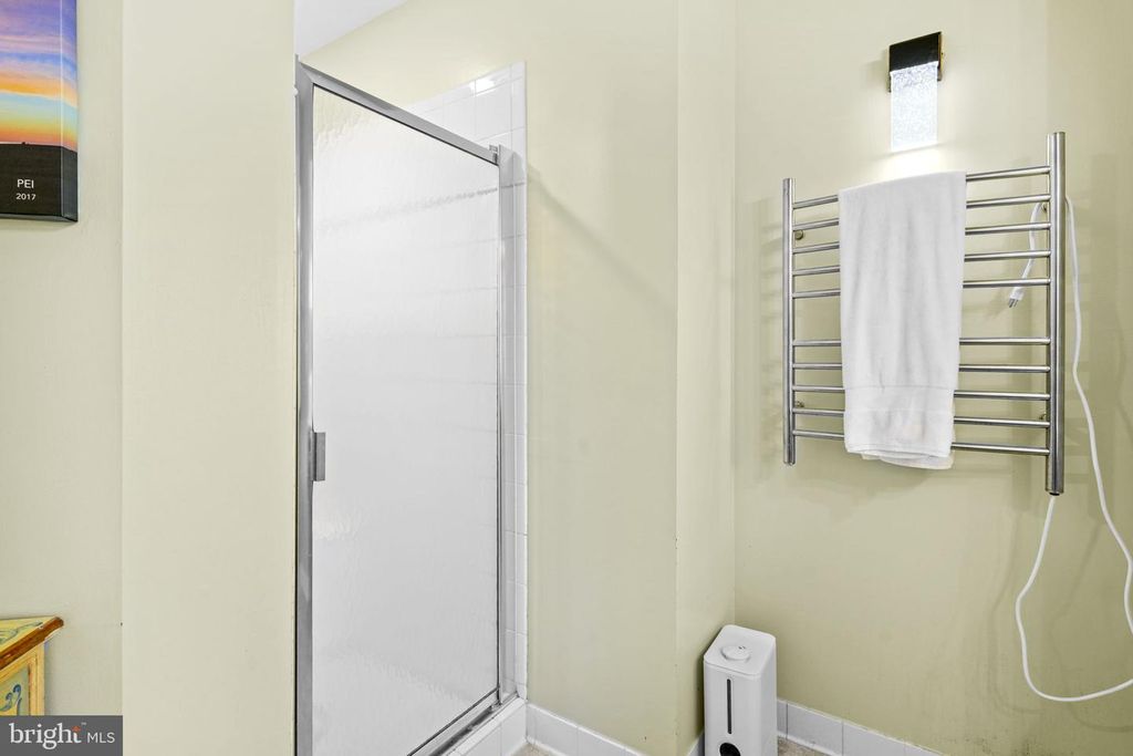 Image 21 of property listing at 90 PARK AVE, Edgewater, MD 21037