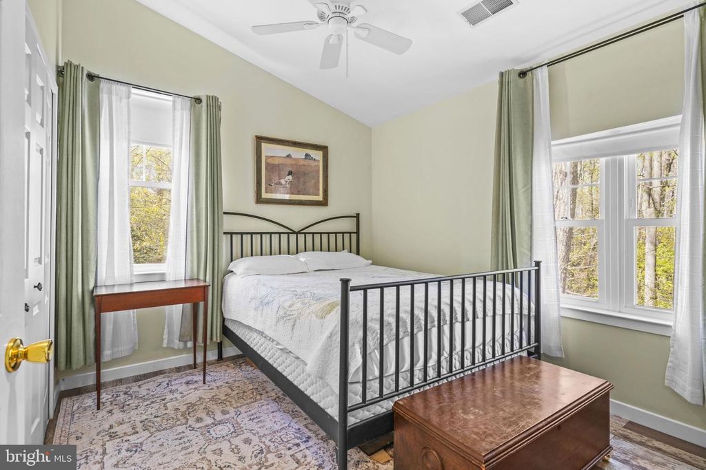Image 22 of property listing at 90 PARK AVE, Edgewater, MD 21037