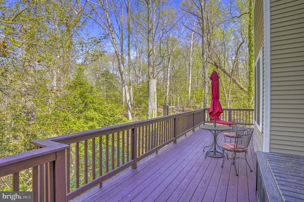 Image 27 of property listing at 90 PARK AVE, Edgewater, MD 21037