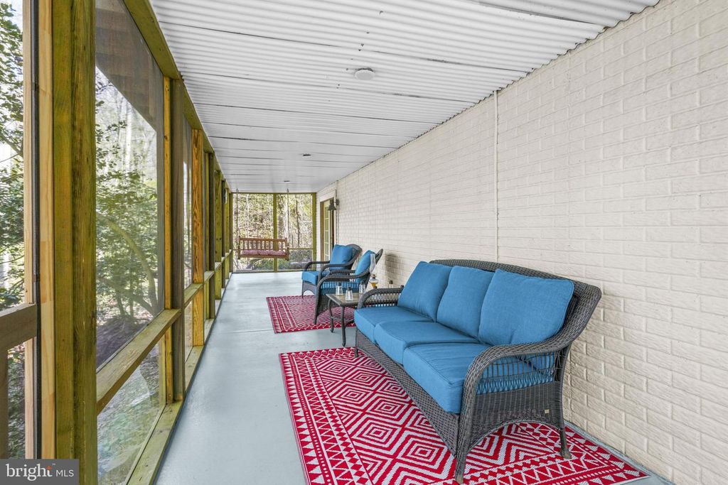 Image 33 of property listing at 90 PARK AVE, Edgewater, MD 21037