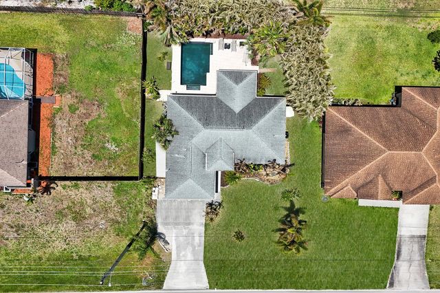 1049 SW Alcantarra Boulevard, Port St. Lucie, FL 34953