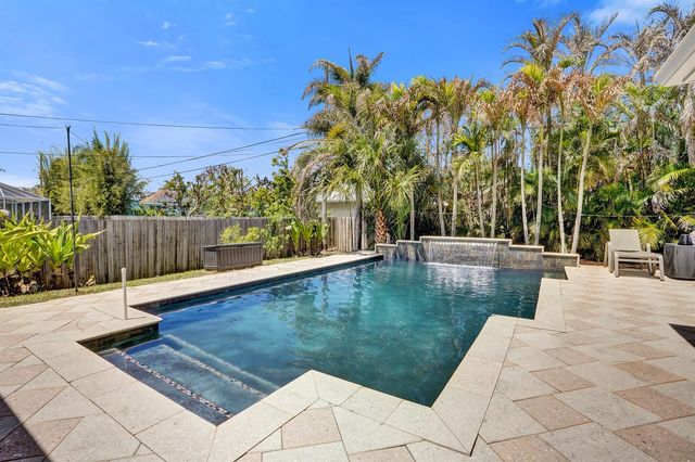 1049 SW Alcantarra Boulevard, Port St. Lucie, FL 34953