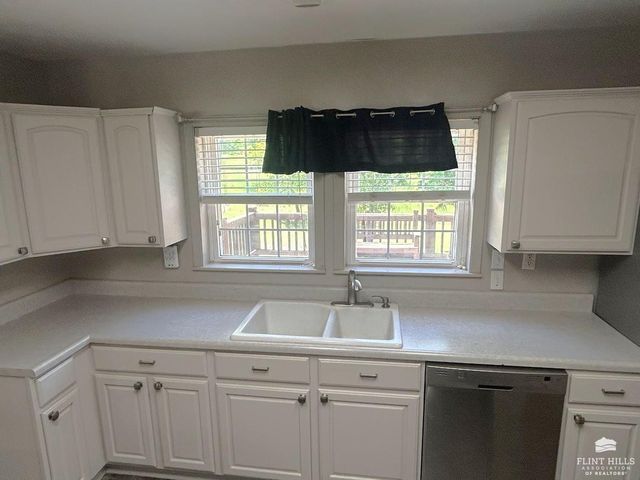 12760 Hillside Drive, St. George, KS 66535