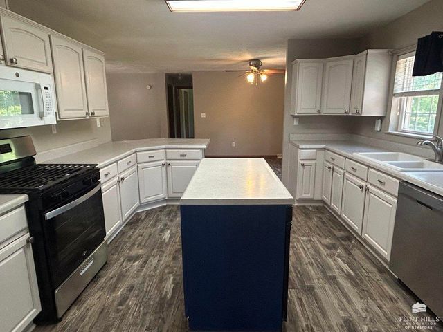 12760 Hillside Drive, St. George, KS 66535