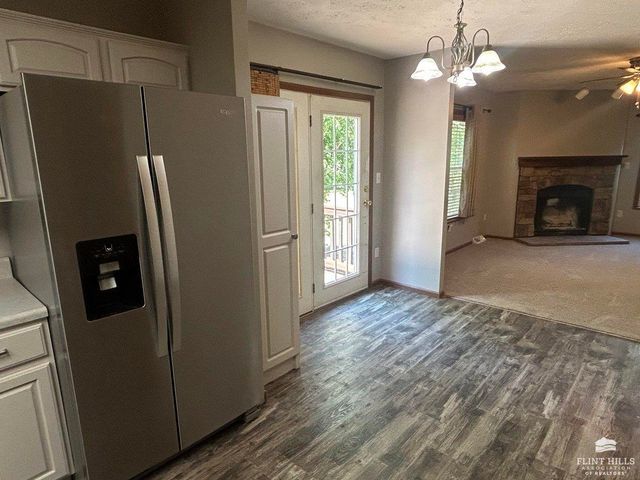 12760 Hillside Drive, St. George, KS 66535