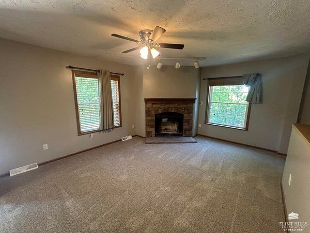 12760 Hillside Drive, St. George, KS 66535