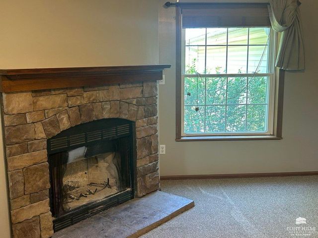 12760 Hillside Drive, St. George, KS 66535