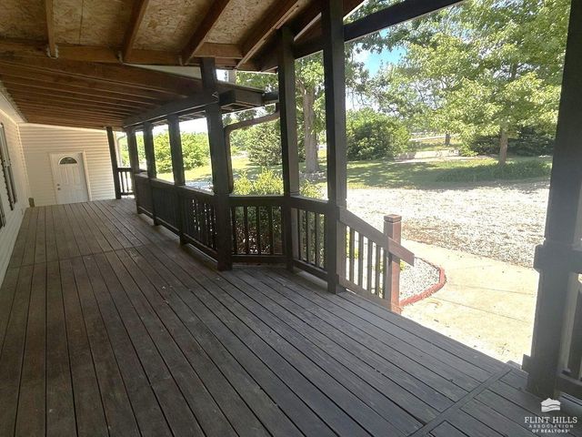 12760 Hillside Drive, St. George, KS 66535