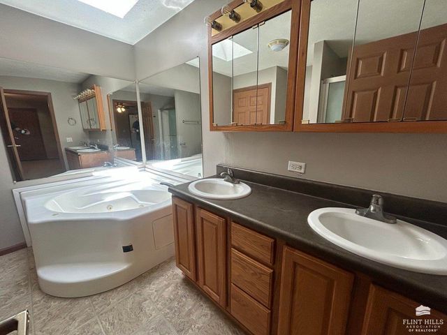 12760 Hillside Drive, St. George, KS 66535