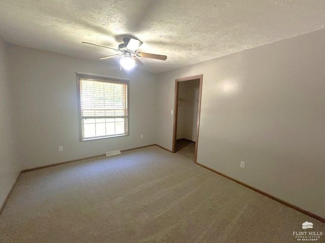 12760 Hillside Drive, St. George, KS 66535