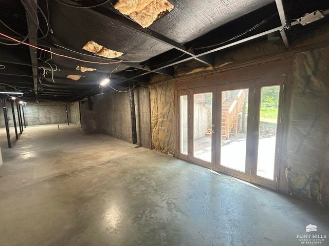 12760 Hillside Drive, St. George, KS 66535