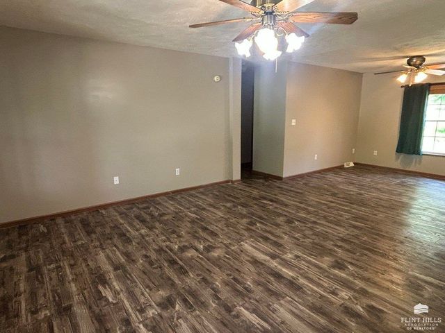 12760 Hillside Drive, St. George, KS 66535