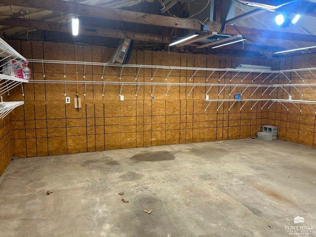 12760 Hillside Drive, St. George, KS 66535
