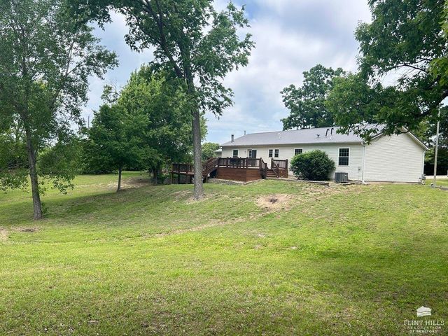 12760 Hillside Drive, St. George, KS 66535