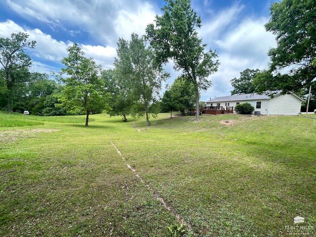 12760 Hillside Drive, St. George, KS 66535