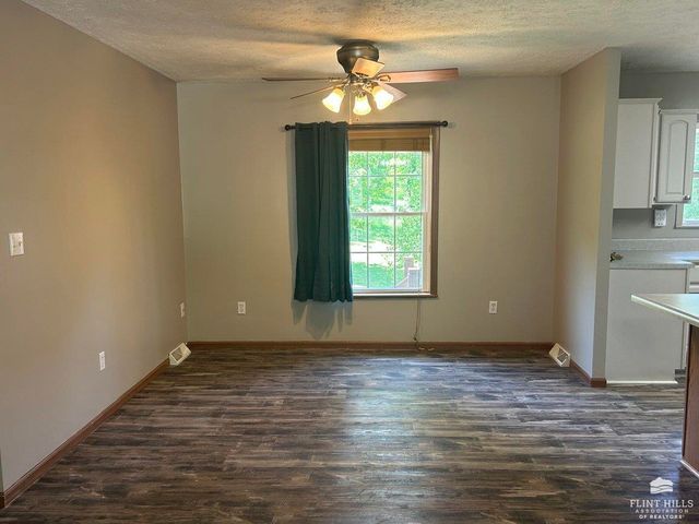 12760 Hillside Drive, St. George, KS 66535
