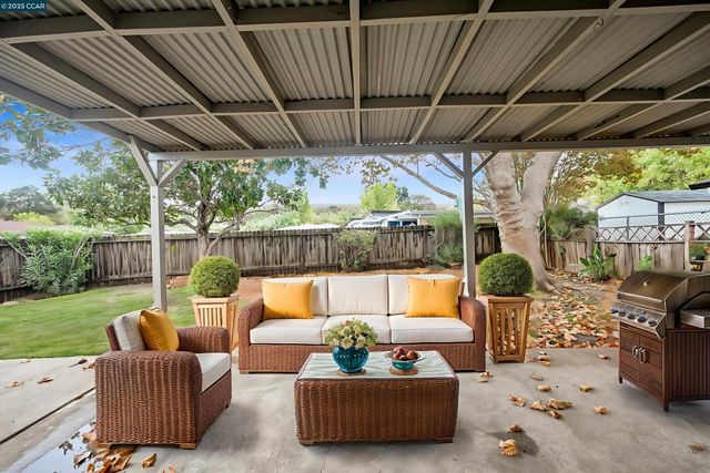 3898 MacMurtry Ct, Martinez, CA 94553