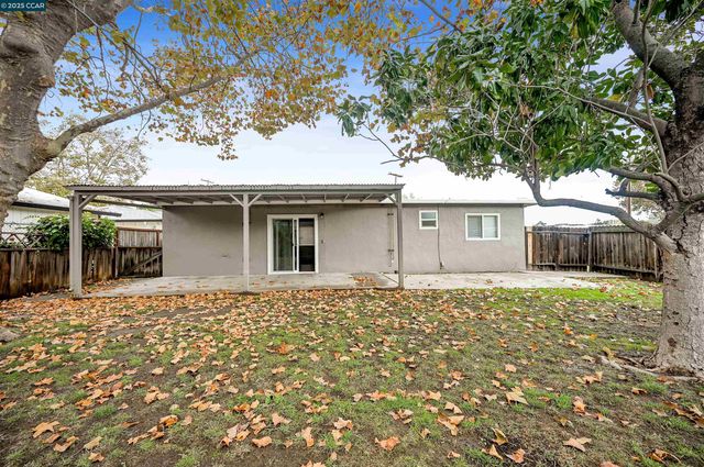 3898 MacMurtry Ct, Martinez, CA 94553