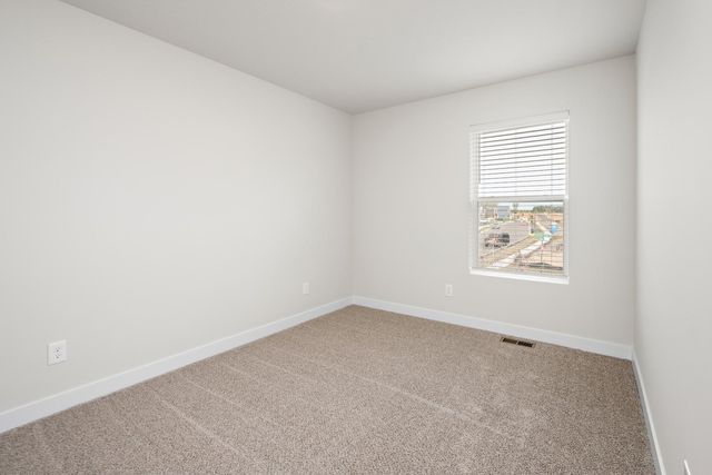 607 Redwood Loop N, Cambridge, MN 55008