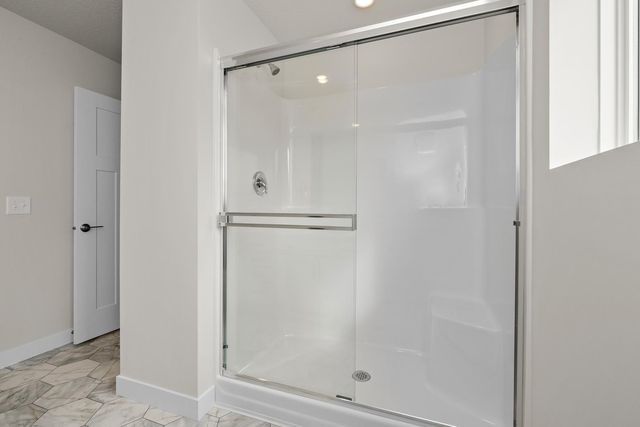 607 Redwood Loop N, Cambridge, MN 55008