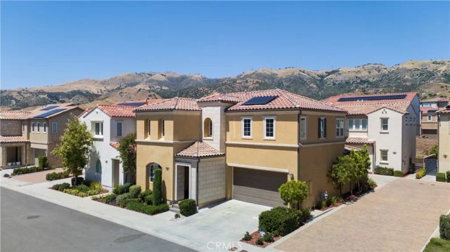 20667 W Beech, Porter Ranch, CA 91326