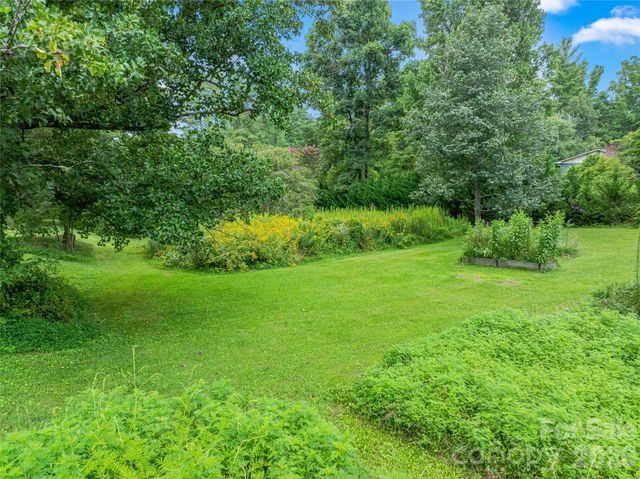 117 Woods View Trail, Fairview, NC 28730