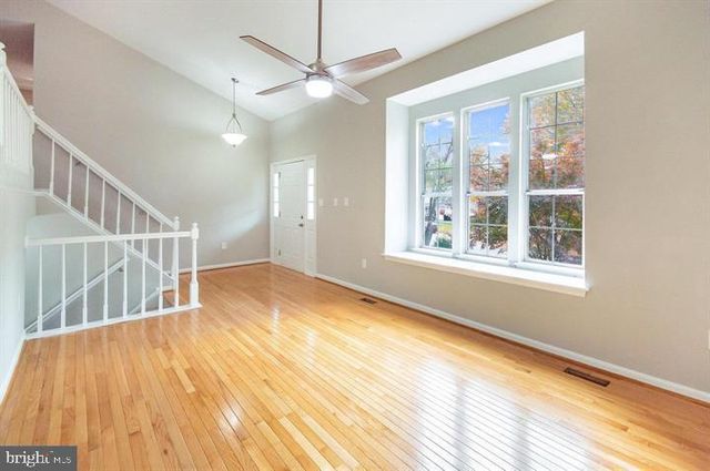 5316 SENTRY LN, Woodbridge, VA 22193