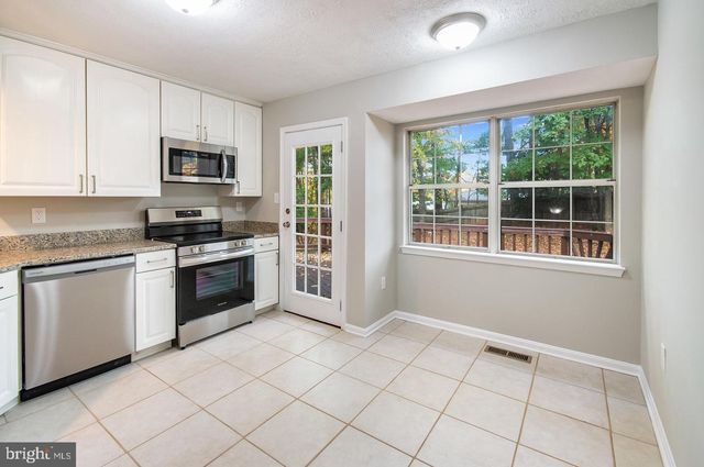 5316 SENTRY LN, Woodbridge, VA 22193